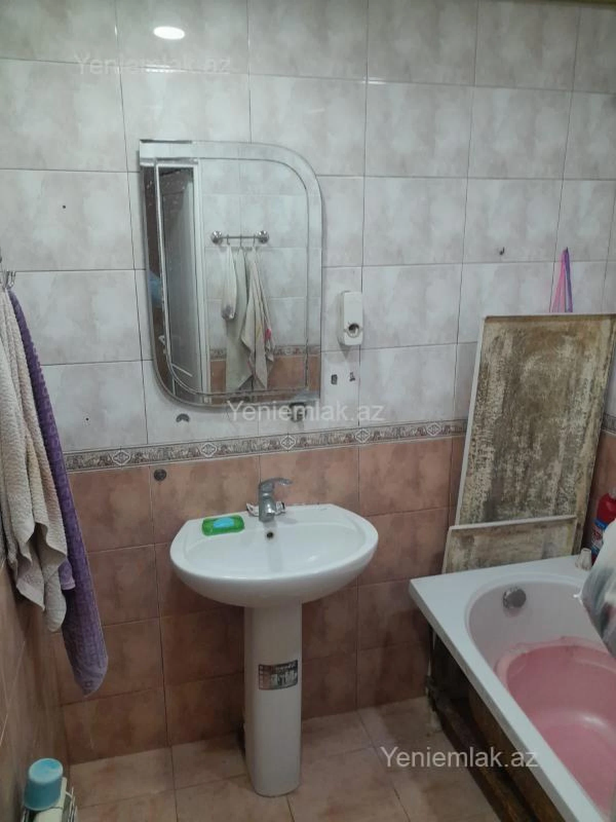 Satılır 3 otaqlı köhnə tikili 90 m²