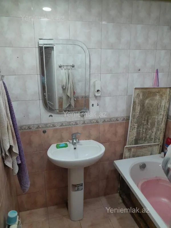 Satılır 3 otaqlı köhnə tikili 90 m²