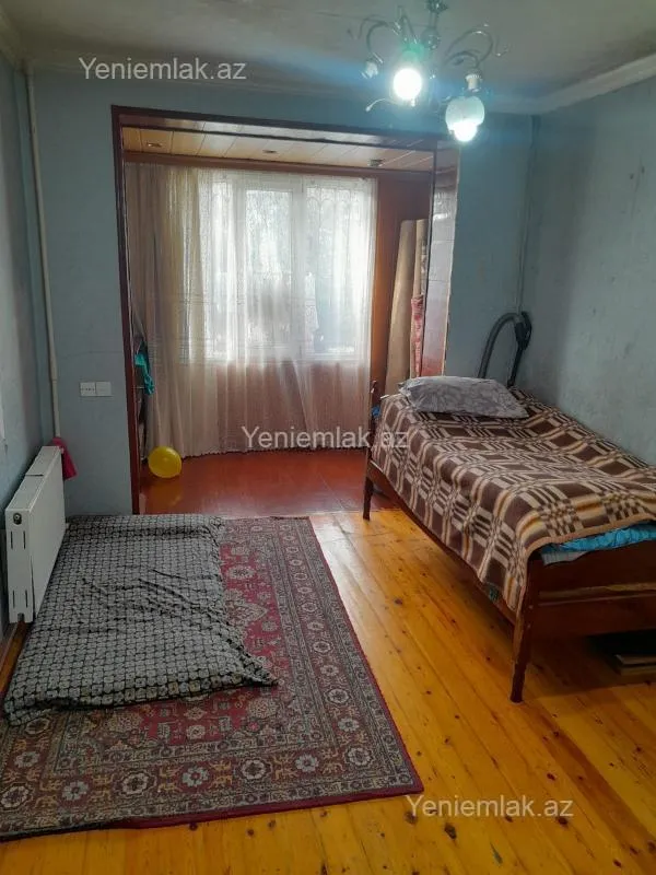 Satılır 3 otaqlı köhnə tikili 90 m²