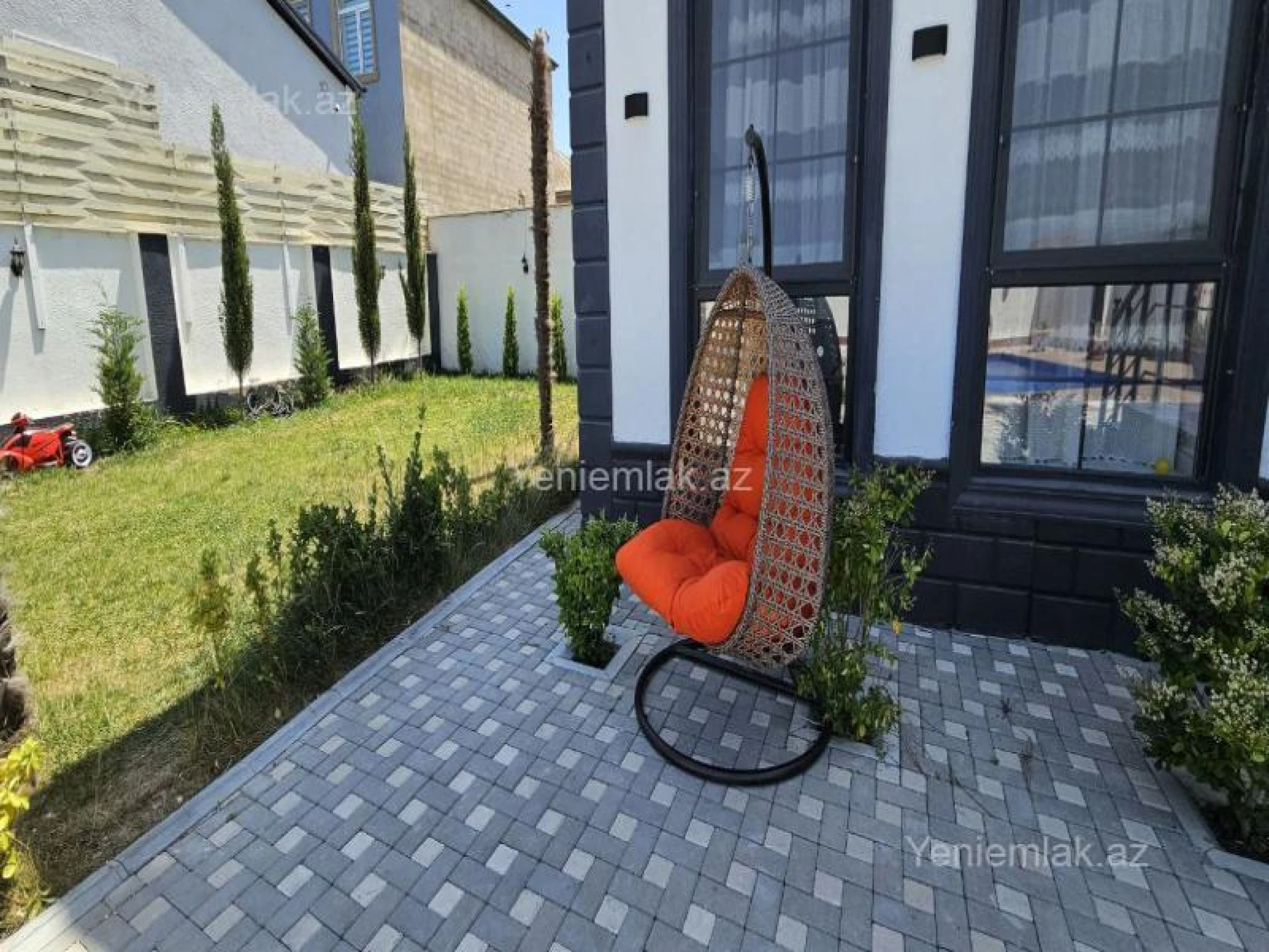 Satılır 4 otaqlı həyət evi 240 m²