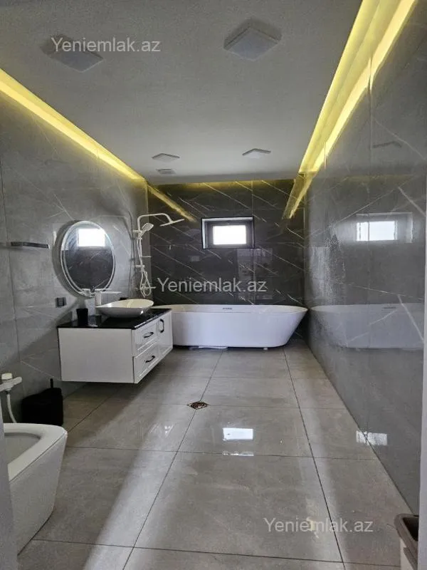 Satılır 4 otaqlı həyət evi 240 m²