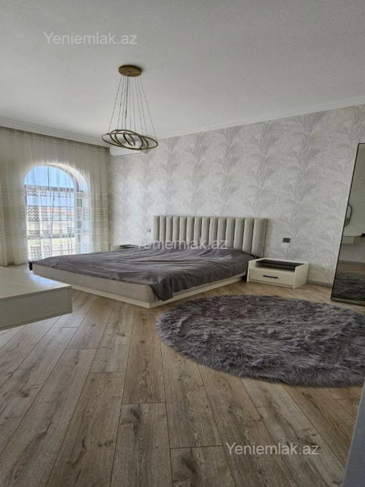 Satılır 4 otaqlı həyət evi 240 m²