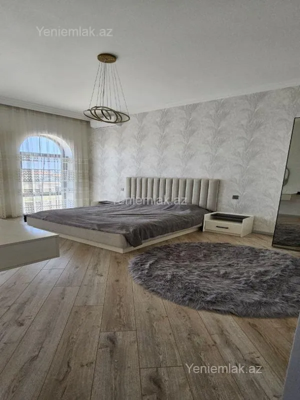 Satılır 4 otaqlı həyət evi 240 m²