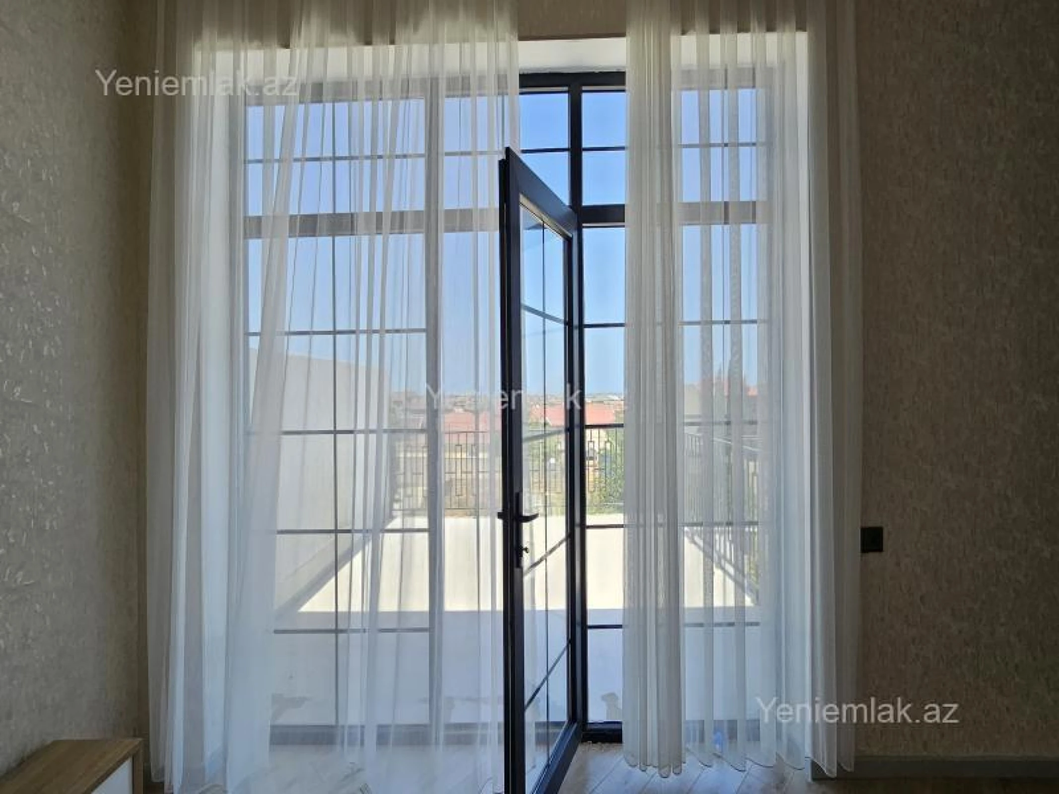 Satılır 4 otaqlı həyət evi 240 m²