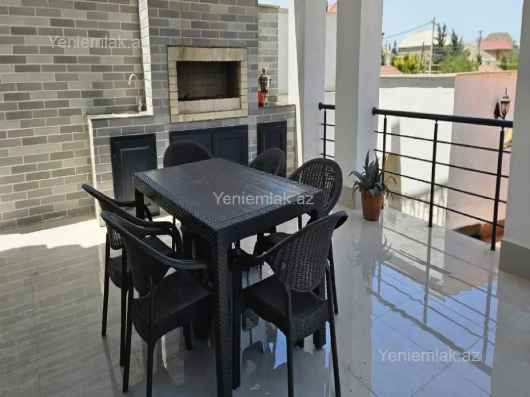 Satılır 4 otaqlı həyət evi 240 m²