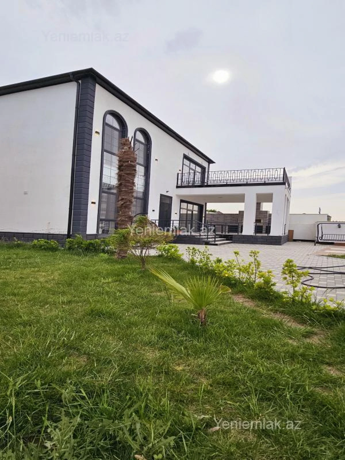 Satılır 4 otaqlı həyət evi 240 m²