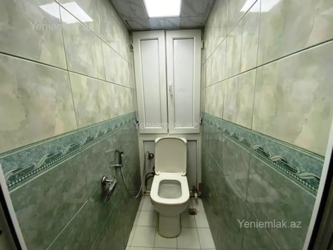 Satılır 4 otaqlı köhnə tikili 95 m²