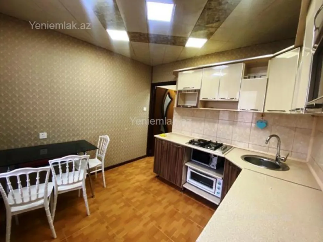 Satılır 4 otaqlı köhnə tikili 95 m²