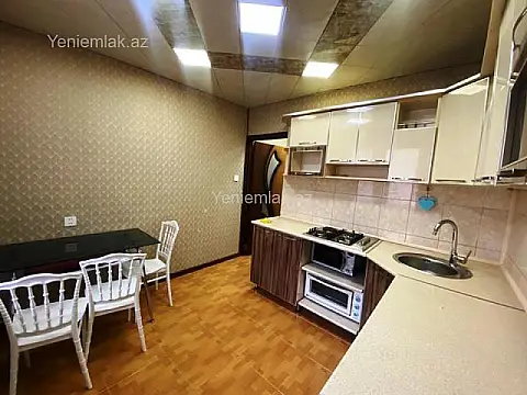 Satılır 4 otaqlı köhnə tikili 95 m²