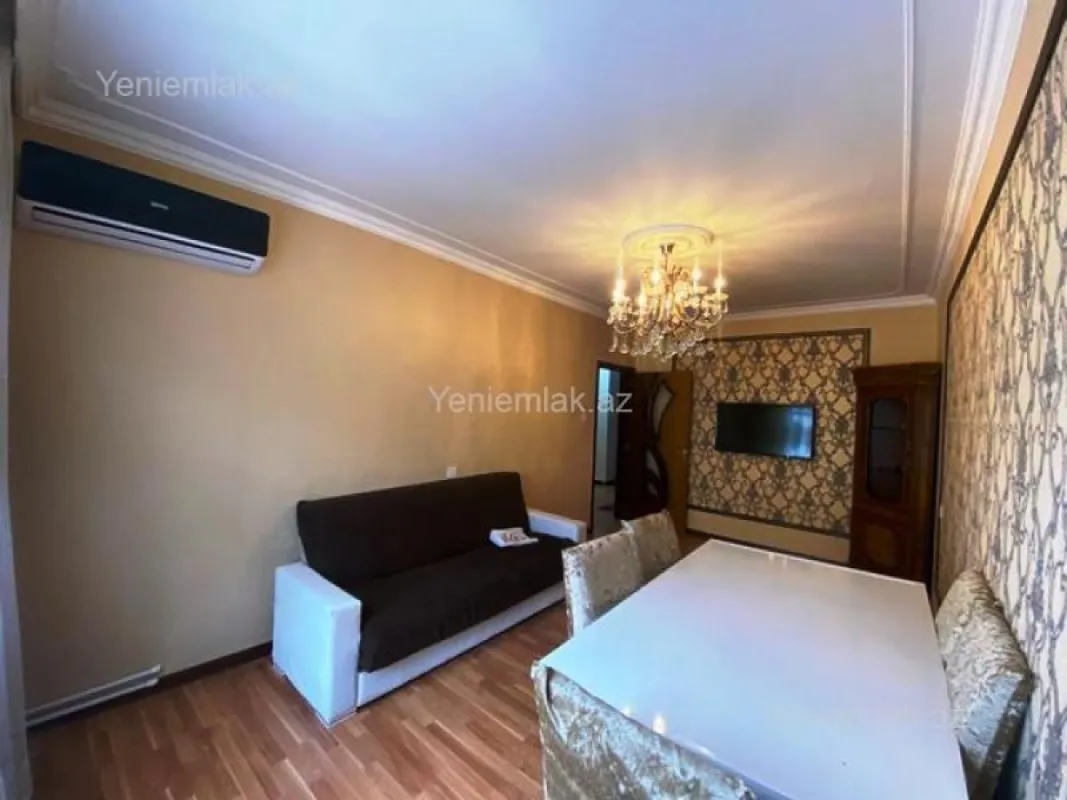 Satılır 4 otaqlı köhnə tikili 95 m²