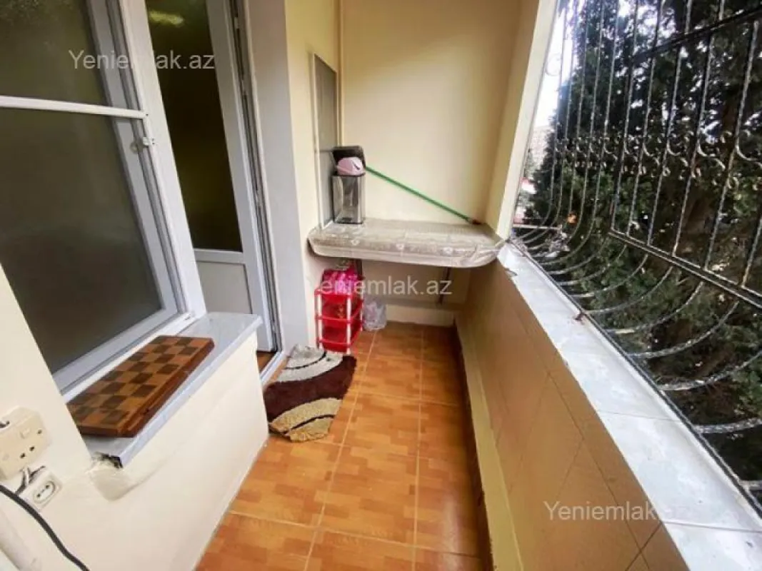 Satılır 4 otaqlı köhnə tikili 95 m²