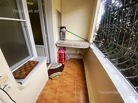 Satılır 4 otaqlı köhnə tikili 95 m²