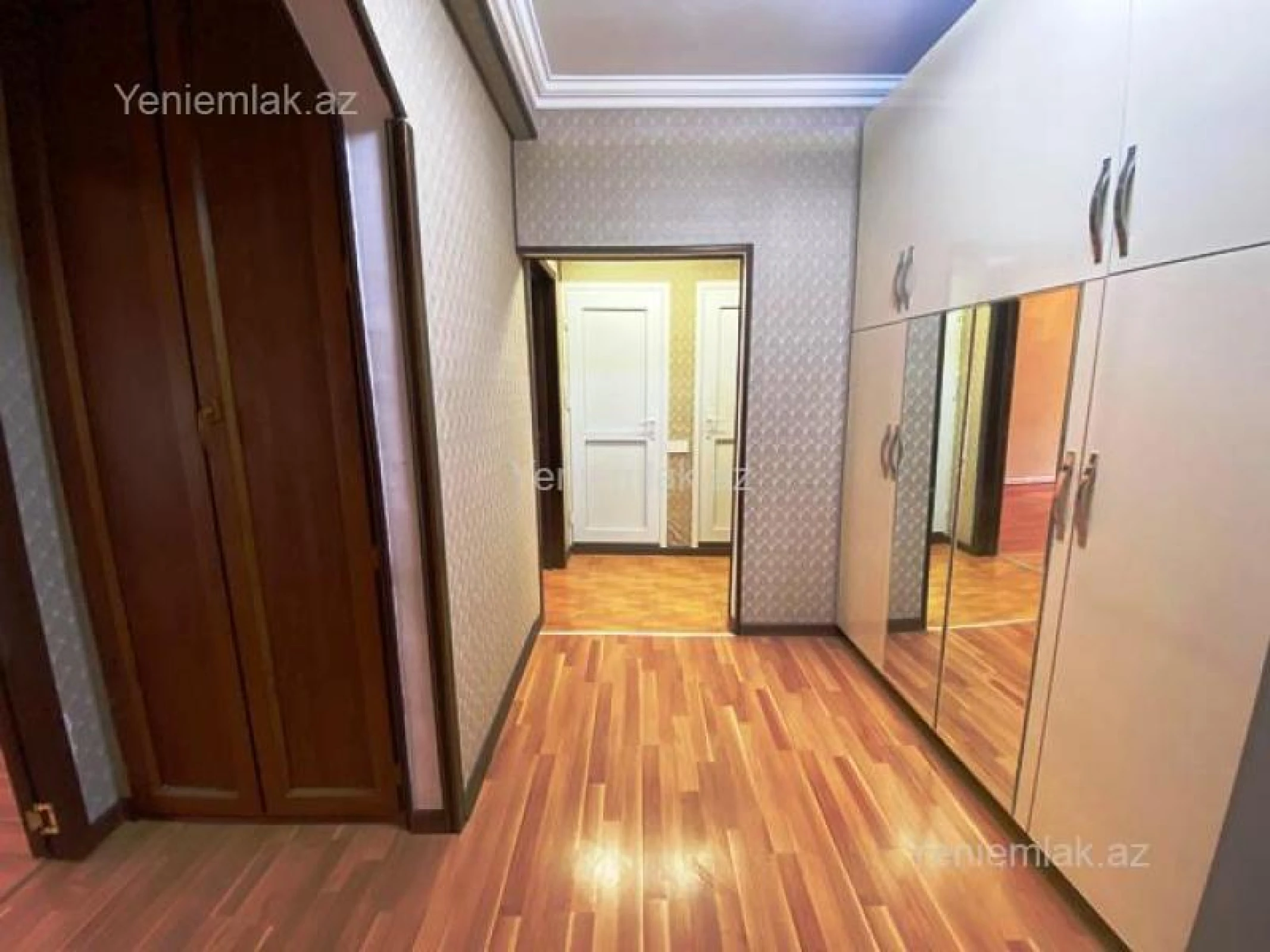 Satılır 4 otaqlı köhnə tikili 95 m²