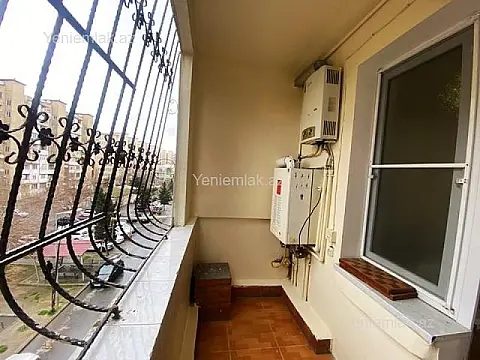 Satılır 4 otaqlı köhnə tikili 95 m²