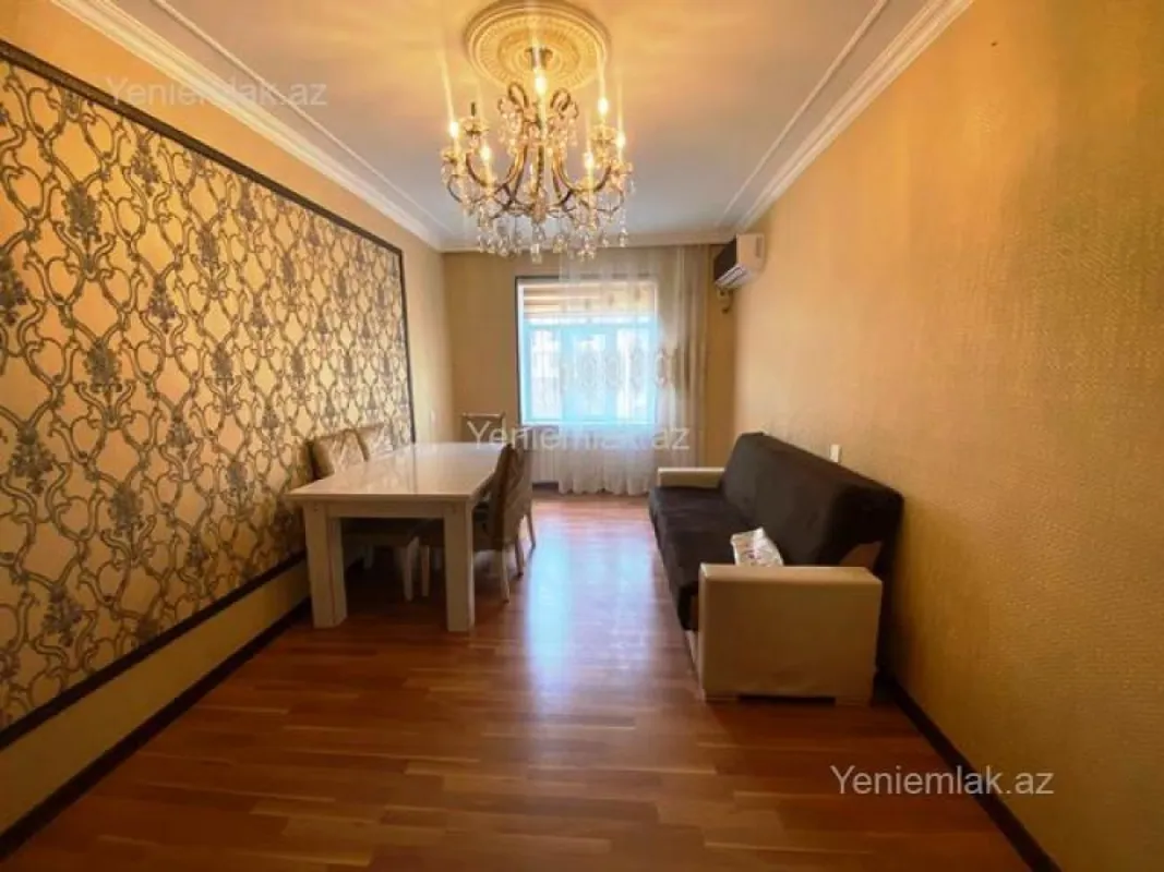 Satılır 4 otaqlı köhnə tikili 95 m²