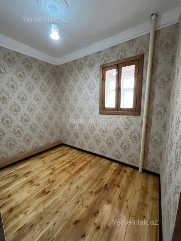 Satılır 2 otaqlı köhnə tikili 45 m²