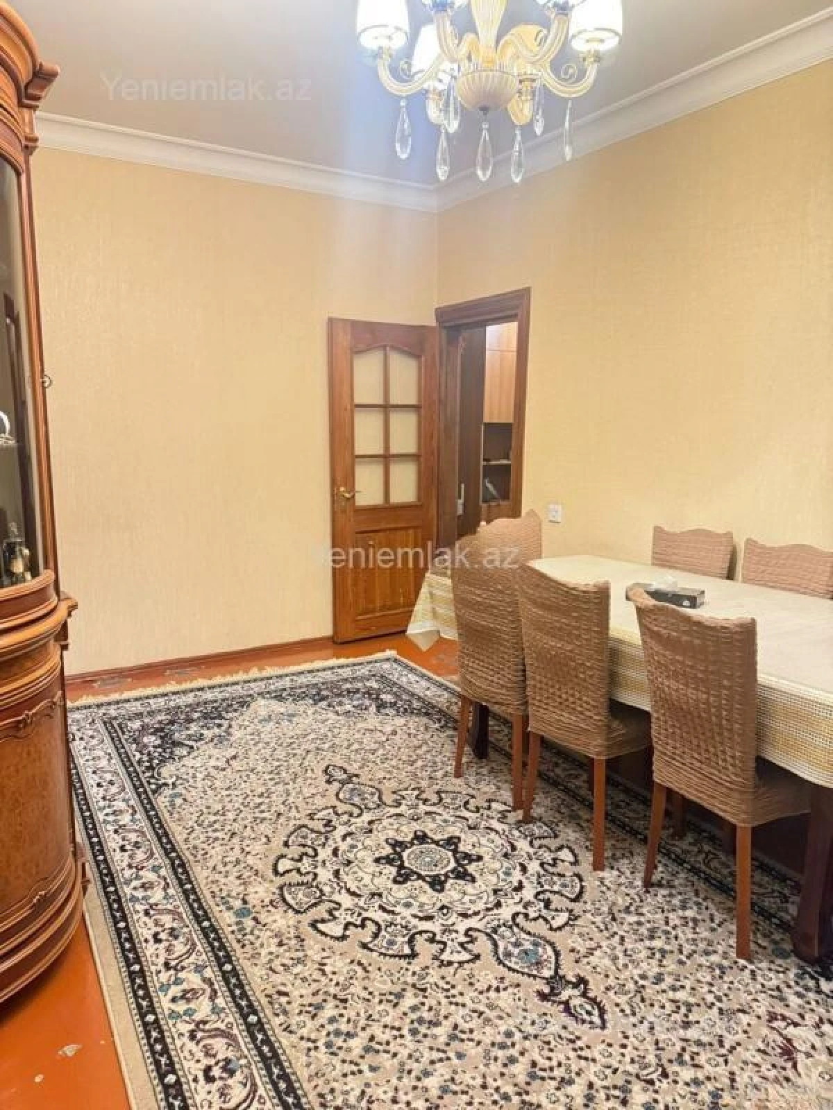 Satılır 4 otaqlı köhnə tikili 110 m²