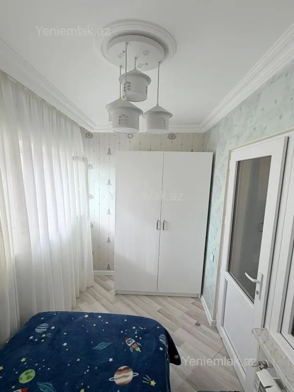 Satılır 3 otaqlı köhnə tikili 70 m²