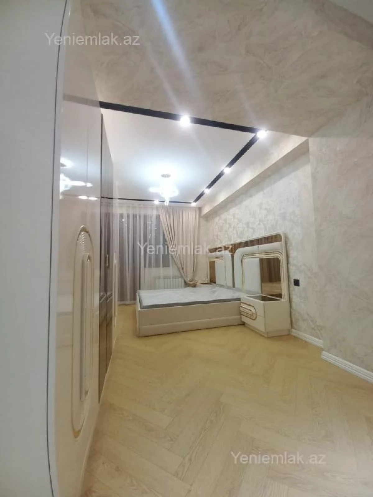 Satılır 2 otaqlı yeni tikili 90 m²