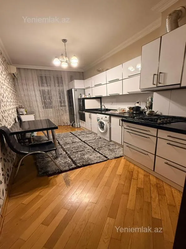 Satılır 3 otaqlı yeni tikili 120 m²