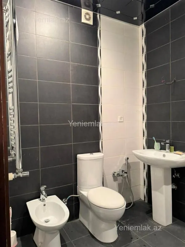 Satılır 3 otaqlı yeni tikili 120 m²