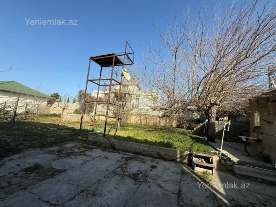 Satılır 8 otaqlı həyət evi 295 m²