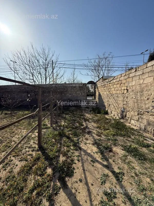 Satılır 8 otaqlı həyət evi 295 m²