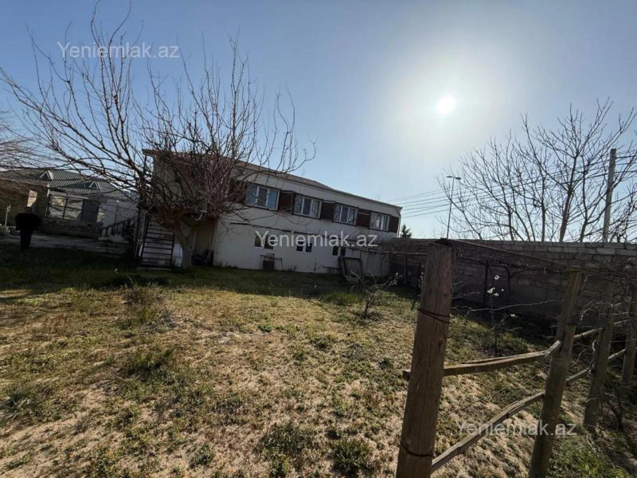 Satılır 8 otaqlı həyət evi 295 m²