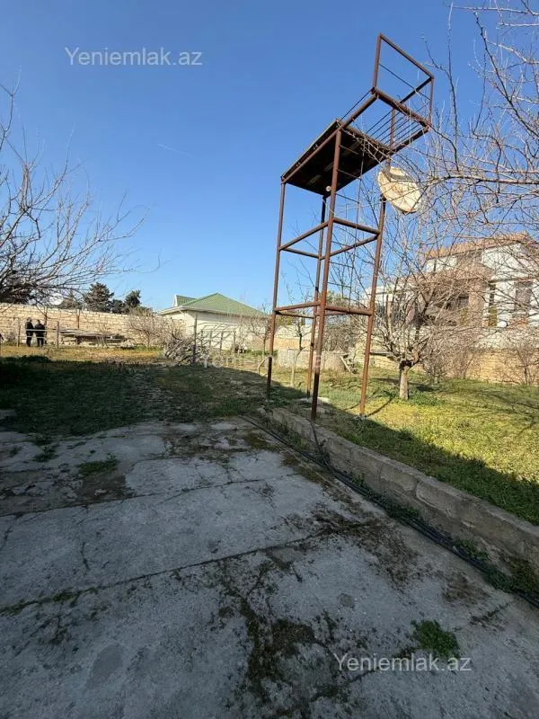 Satılır 8 otaqlı həyət evi 295 m²