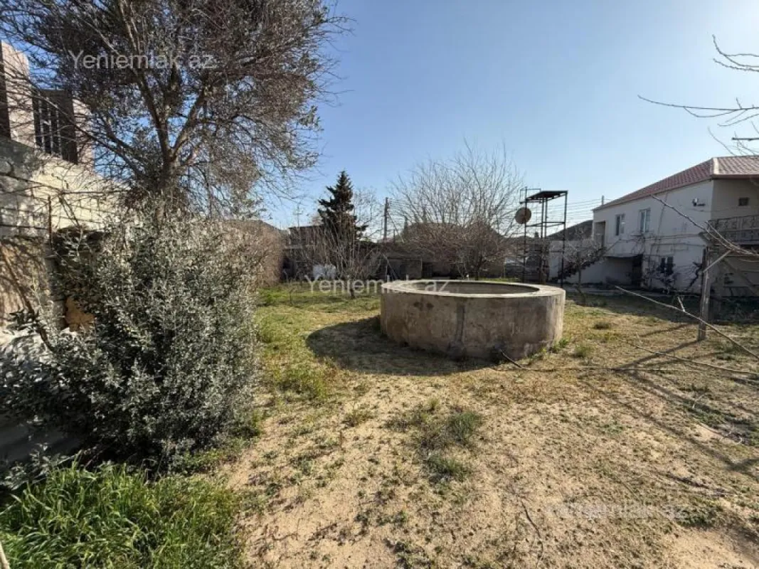 Satılır 8 otaqlı həyət evi 295 m²