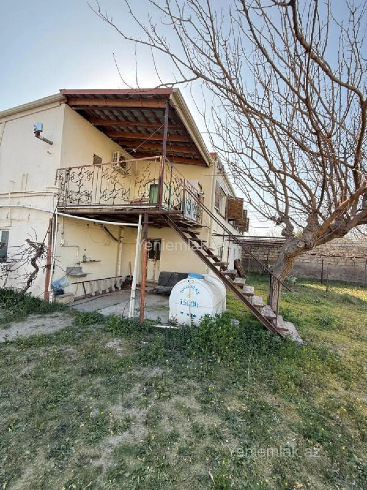 Satılır 8 otaqlı həyət evi 295 m²