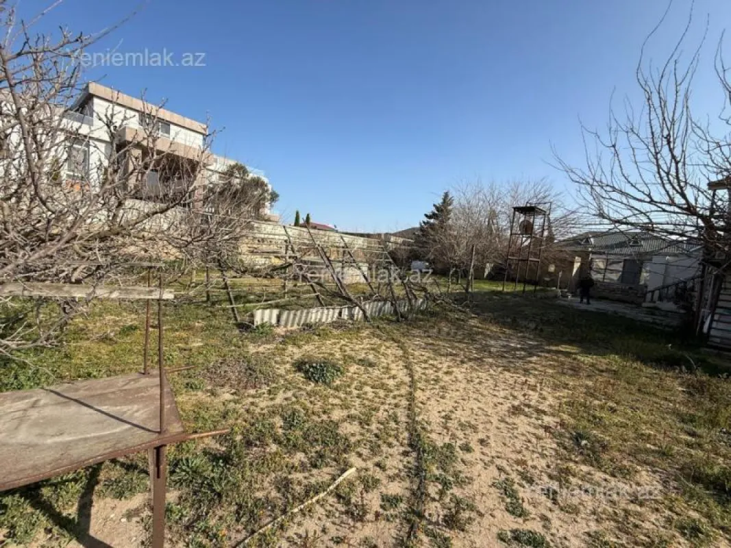 Satılır 8 otaqlı həyət evi 295 m²