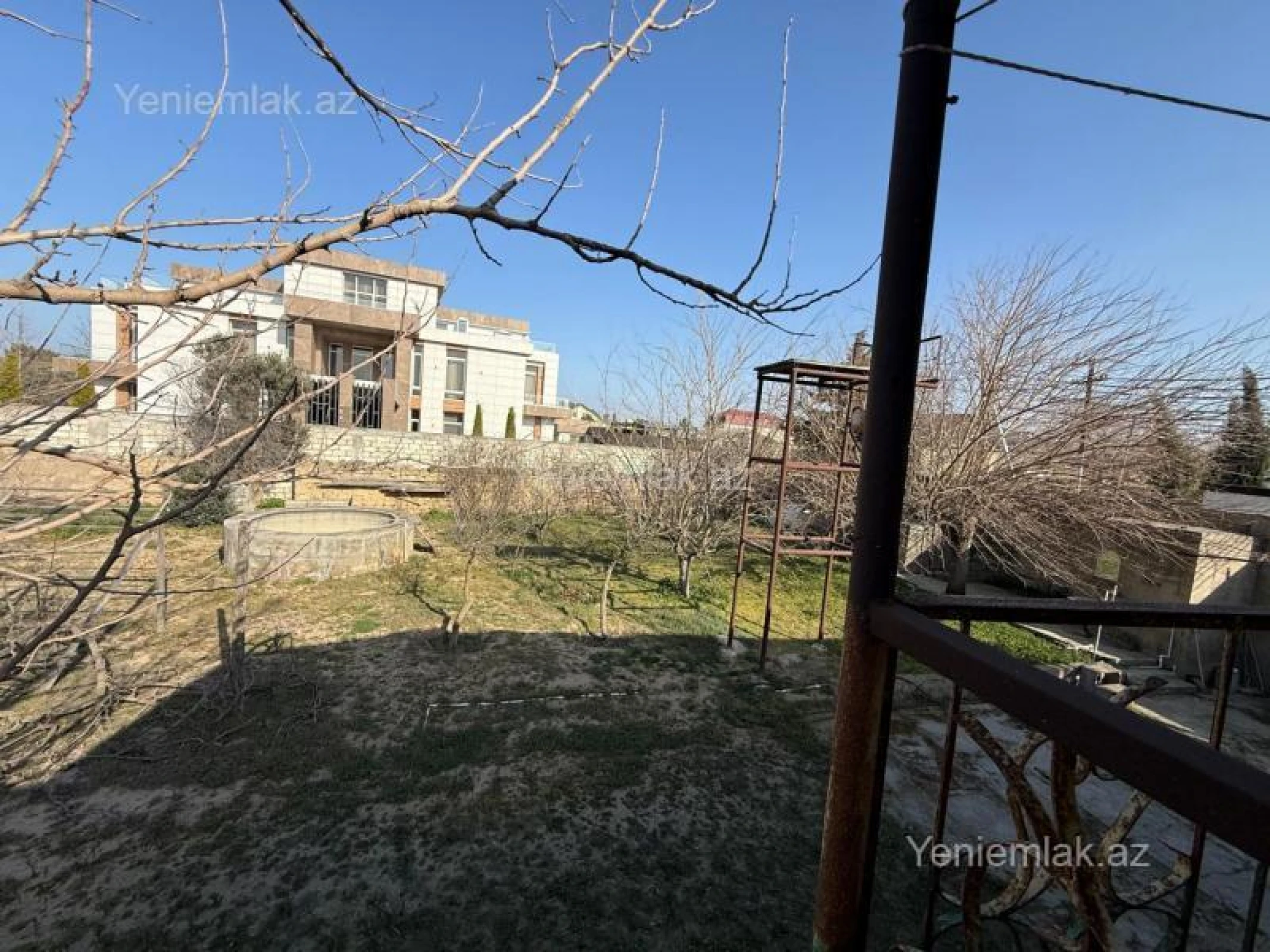 Satılır 8 otaqlı həyət evi 295 m²