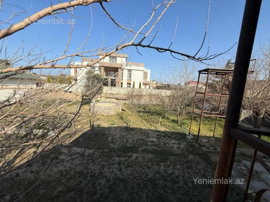 Satılır 8 otaqlı həyət evi 295 m²