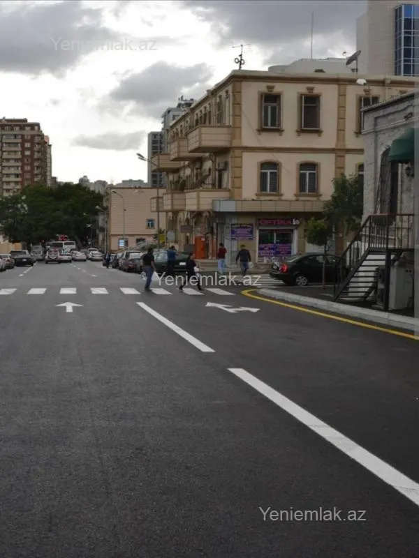 Satılır 3 otaqlı köhnə tikili 88 m²