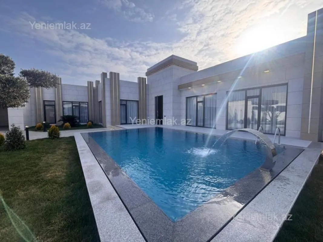 Satılır 5 otaqlı həyət evi 260 m²