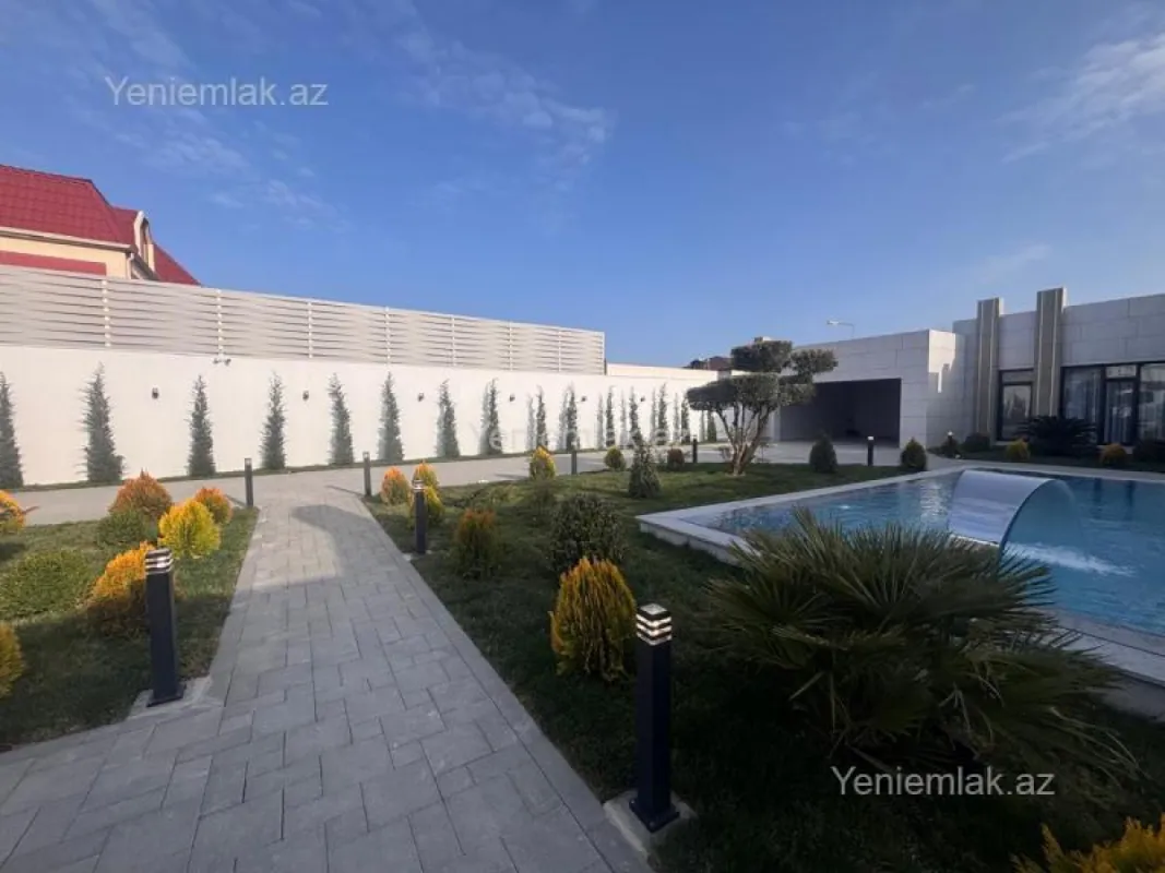 Satılır 5 otaqlı həyət evi 260 m²