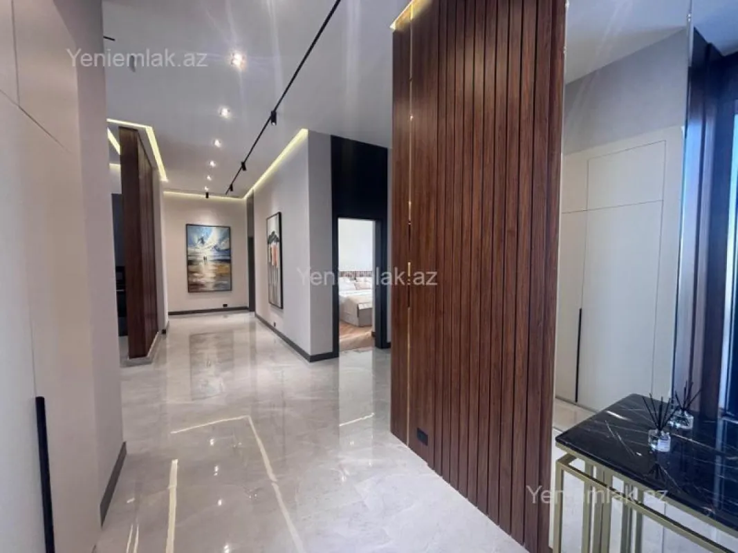 Satılır 5 otaqlı həyət evi 260 m²