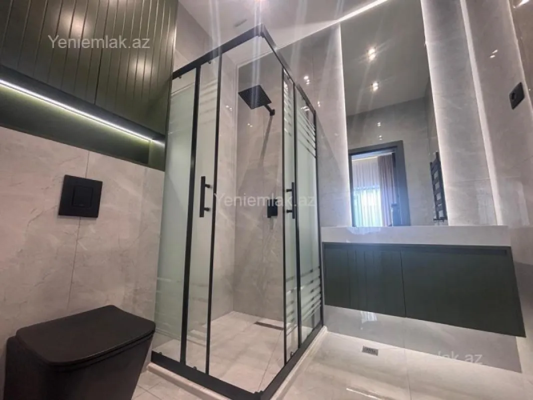 Satılır 5 otaqlı həyət evi 260 m²