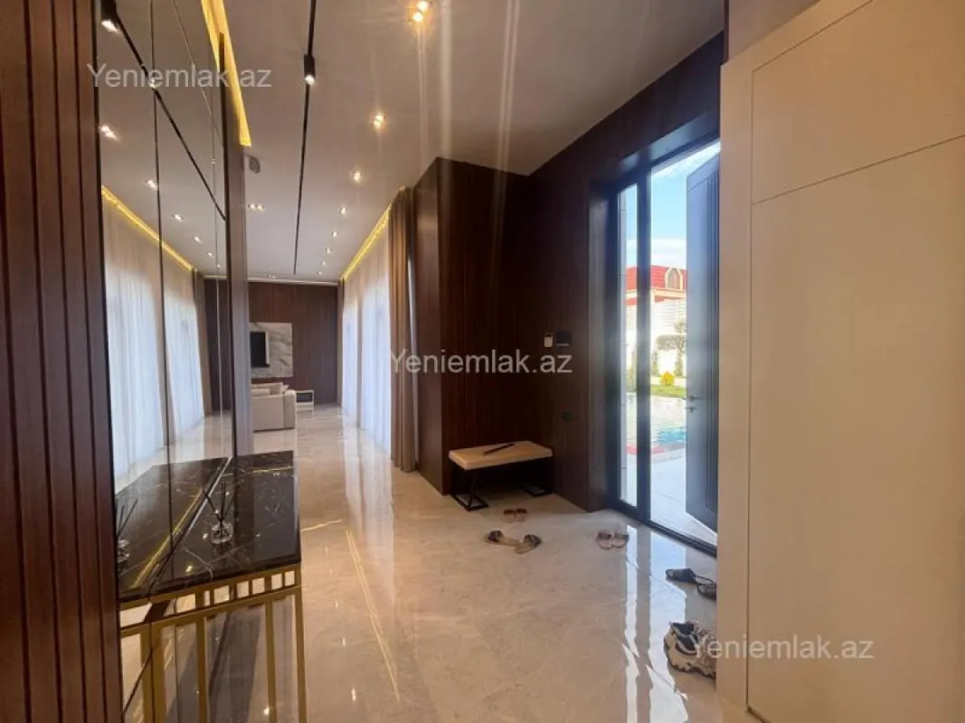 Satılır 5 otaqlı həyət evi 260 m²