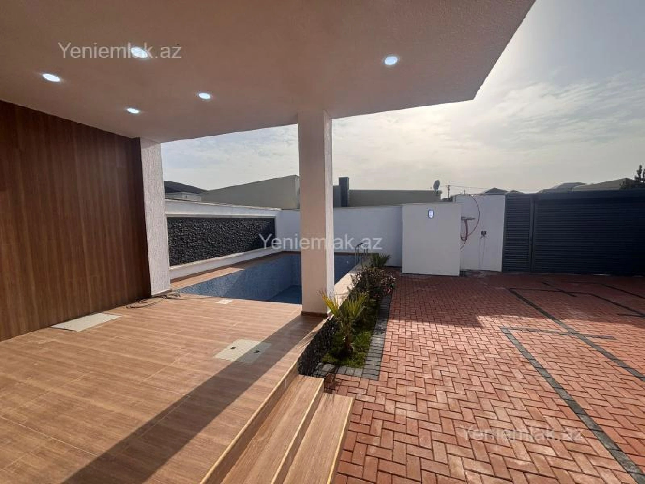 Satılır 4 otaqlı həyət evi 145 m²