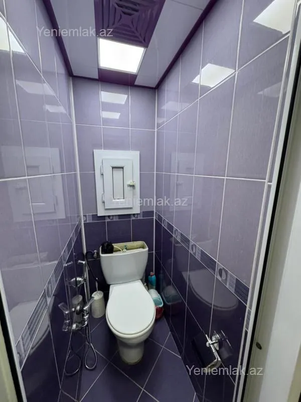 Satılır 4 otaqlı köhnə tikili 100 m²