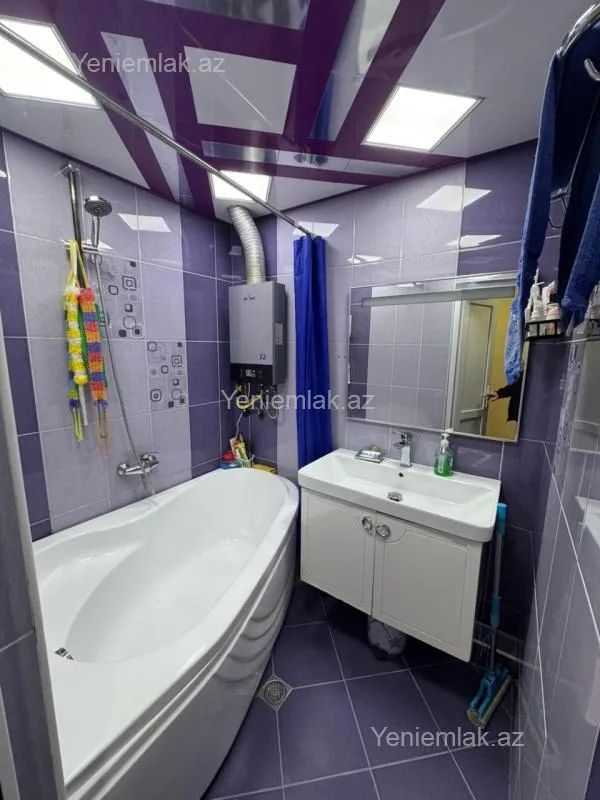 Satılır 4 otaqlı köhnə tikili 100 m²