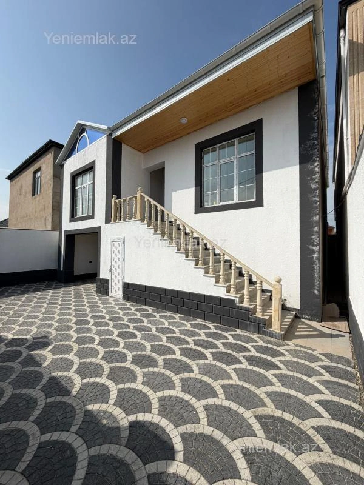 Satılır 4 otaqlı həyət evi 200 m²
