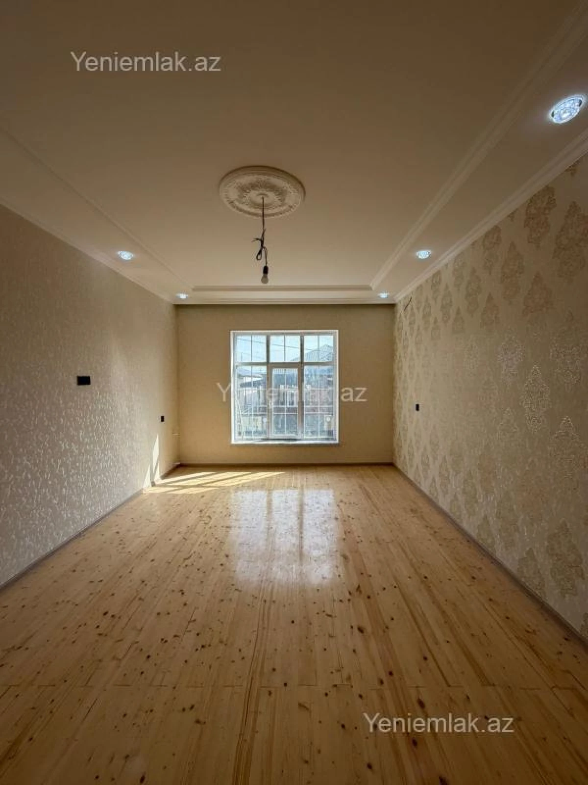 Satılır 4 otaqlı həyət evi 200 m²