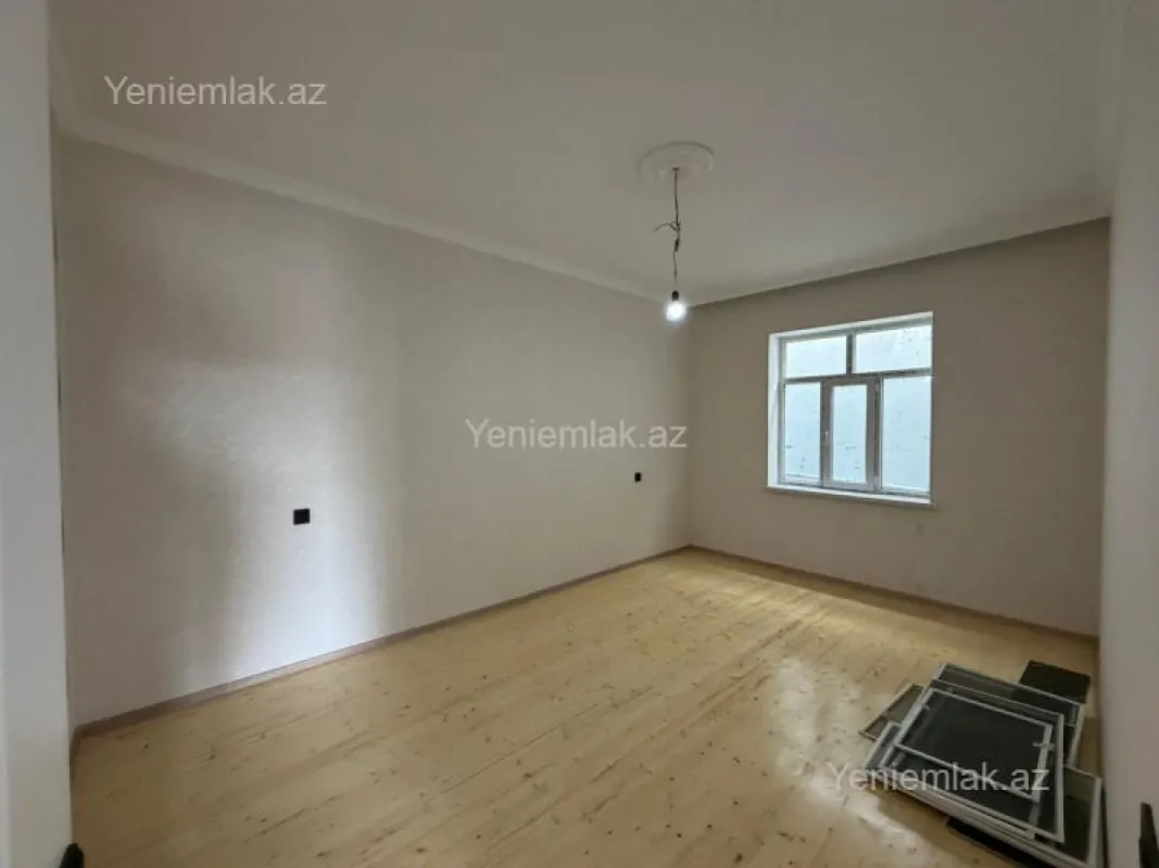 Satılır 4 otaqlı həyət evi 200 m²