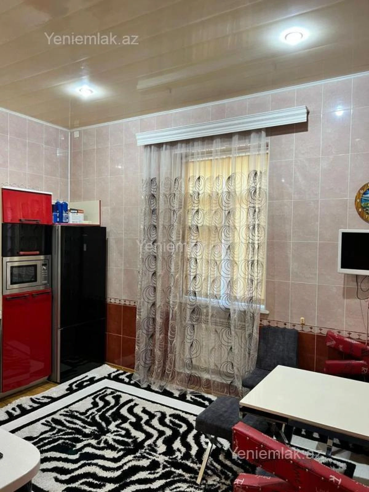 Satılır 9 otaqlı həyət evi 320 m²