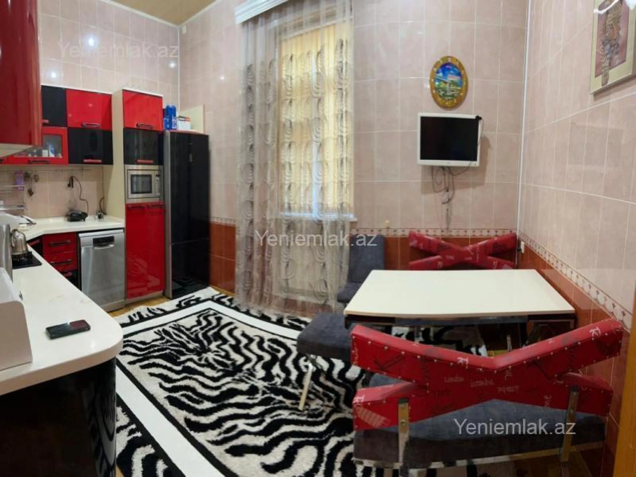 Satılır 9 otaqlı həyət evi 320 m²