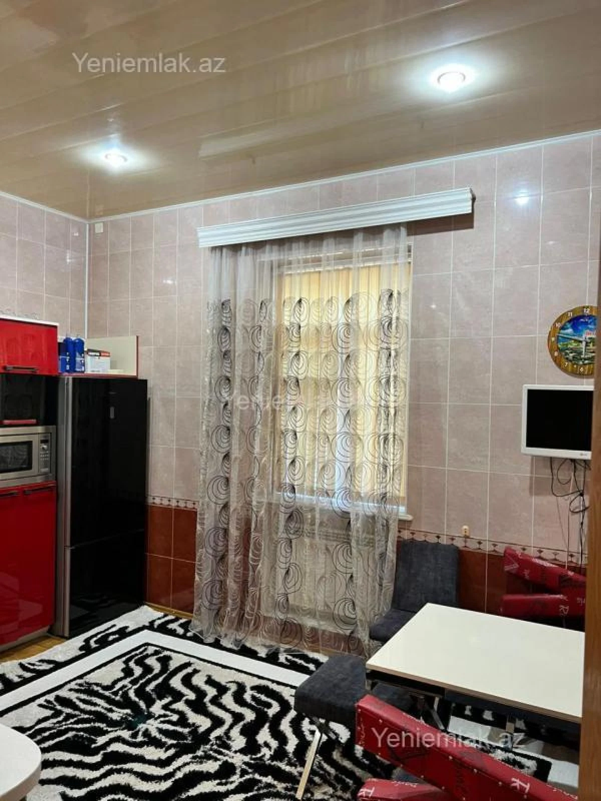 Satılır 9 otaqlı həyət evi 320 m²