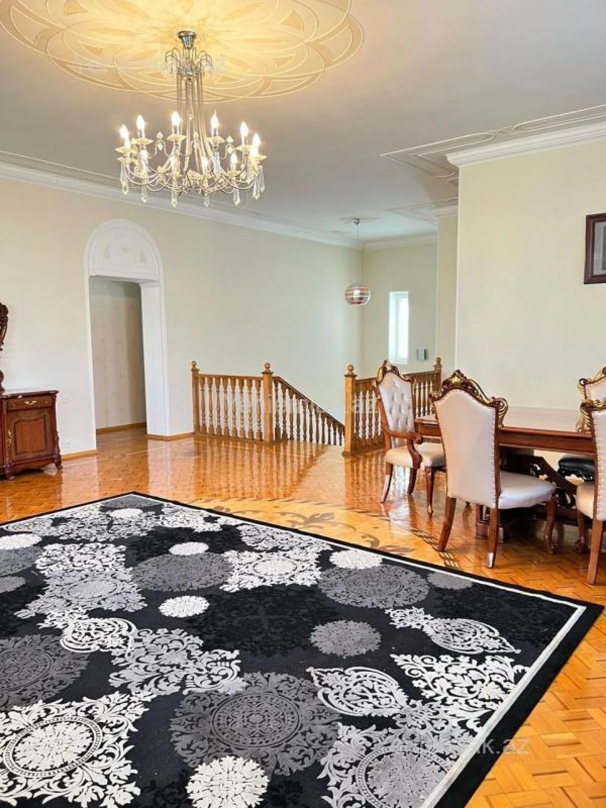 Satılır 9 otaqlı həyət evi 320 m²